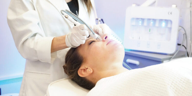 Comparing Facial Treatments HydraFacial vs. Traditional Facials