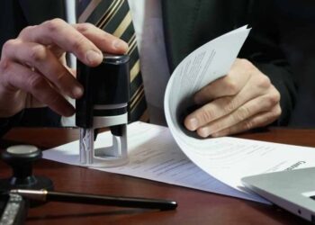 How and Why to Notarise and Apostille Documents in Gibraltar