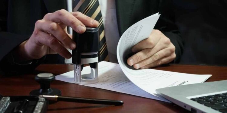 How and Why to Notarise and Apostille Documents in Gibraltar