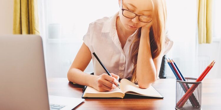 Tips on Maintaining Physical and Mental Well-being While Studying Online