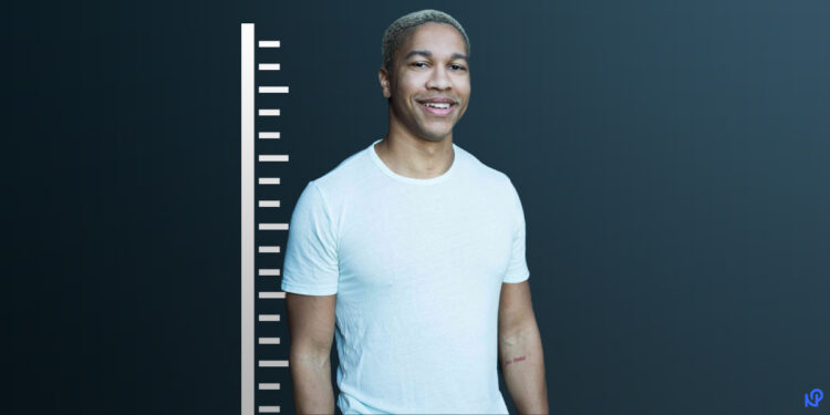 Aaron Moten height Is Aaron Moten really tall