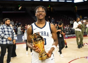 Bryce James’ Height Steals the Spotlight – 6'8 at Just 16 Years Old!