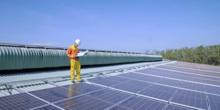 Understanding the Costs and Savings of Commercial Solar Installation