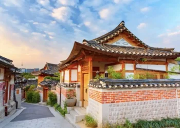 What Art and Cultural Institutions Should Tourists Visit in Seoul