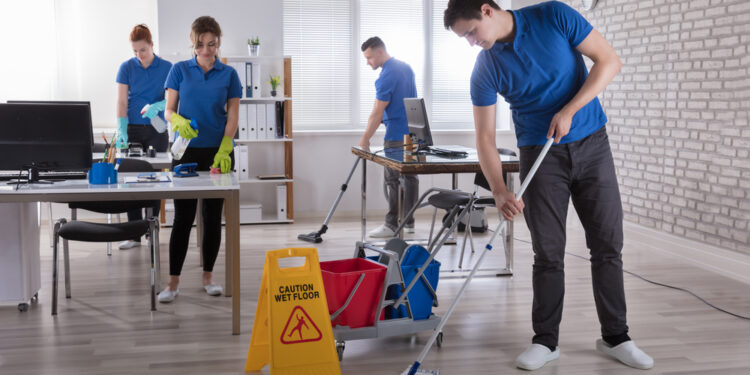 Hiring Professional Cleaning Contractors