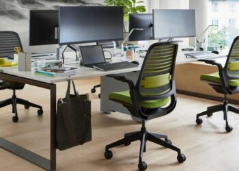 How Office Chairs Can Improve Focus and Reduce Discomfort at Work
