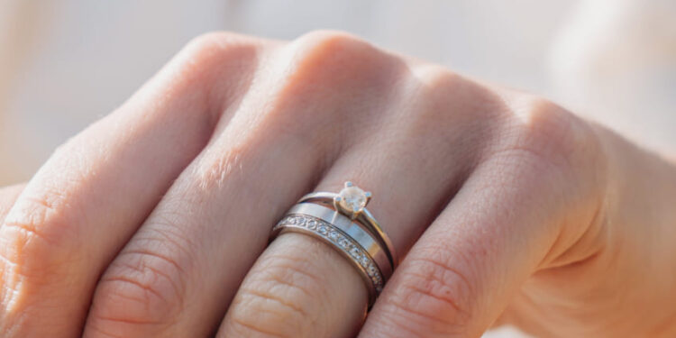 Will Couples Choose Diamonds for Their Wedding Rings in the Future?