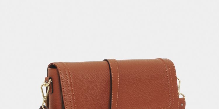 Explore the Elegance of the Chanel Coco Curve Flap Bag