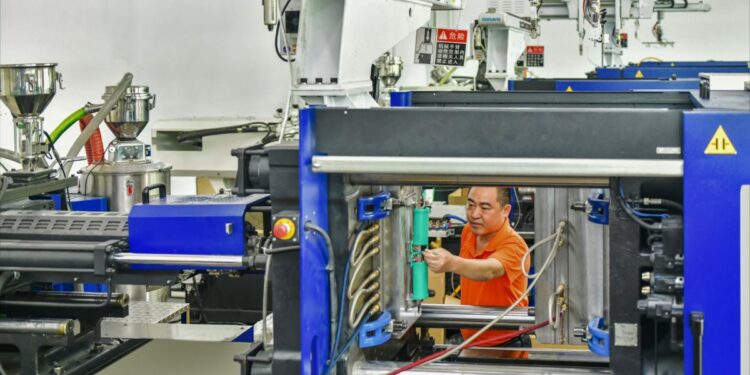 5 Key Injection Molding Techniques Used in Automotive Manufacturing