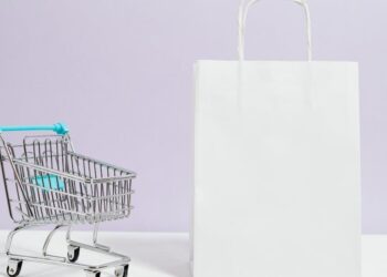 How Social Media Influences Consumer Choices in Beauty & Wellness Industries