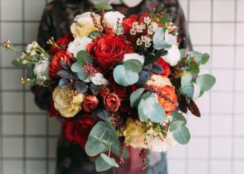 Why Flowers Are Still the Most Universal and Emotional Gift