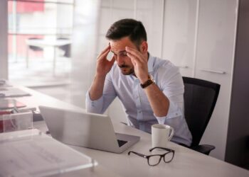 5 Surprising Science-Backed Solutions for Desk-Job Body Aches You Can Do at Home