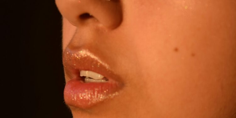 Lip Hero: The Ultimate Guide to Nourishing Lip Oil