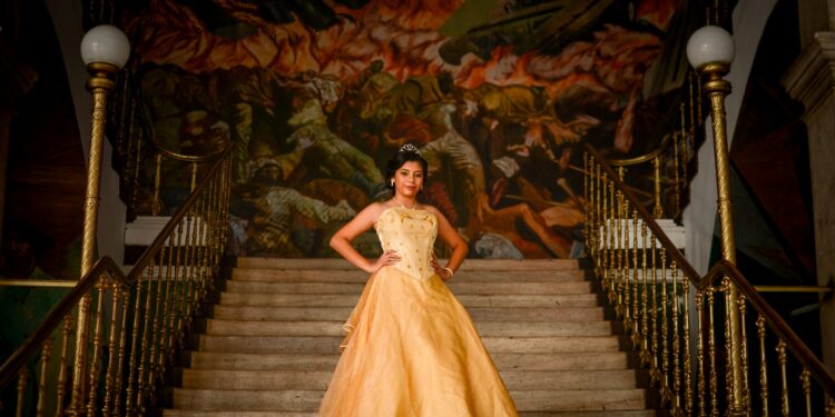 Elegance After Dusk: Choosing the Perfect Evening Dresses