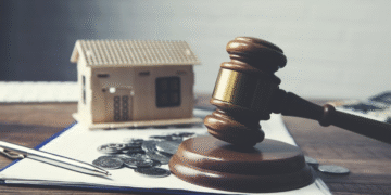 Navigating Property Transactions: The Essential Role of a Conveyancing Lawyer