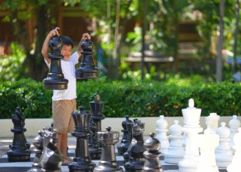Checkmate in the Garden: The Rise of Oversized Chess