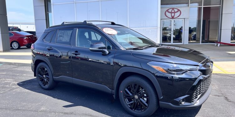 How Toyota Cars Handle Mountain Travel Roads