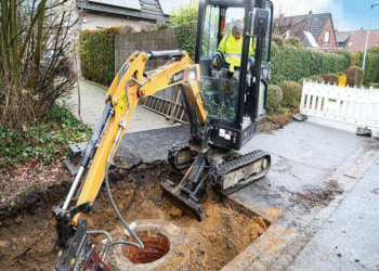 Mini Excavator vs. Medium Excavator: Trade-Off Guide
